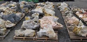 Solitérny kameň - monolitys hmotnosťou od 500 do 999kg - Čadičový solitérny kameň | T - TAKÁCS veľkoobchod