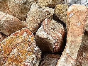 Rainbow lámaný kameň 20 - 40 cm - Stripe Rocks Onyx lámaný kameň 20 - 40 cm | T - TAKÁCS veľkoobchod