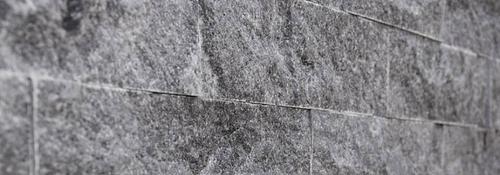 Black obkladový kameň , 4 x rezaný , 20 x 6 x 1-2 cm - Gneis K8 remienok 2 - 6 cm | T - TAKÁCS veľkoobchod