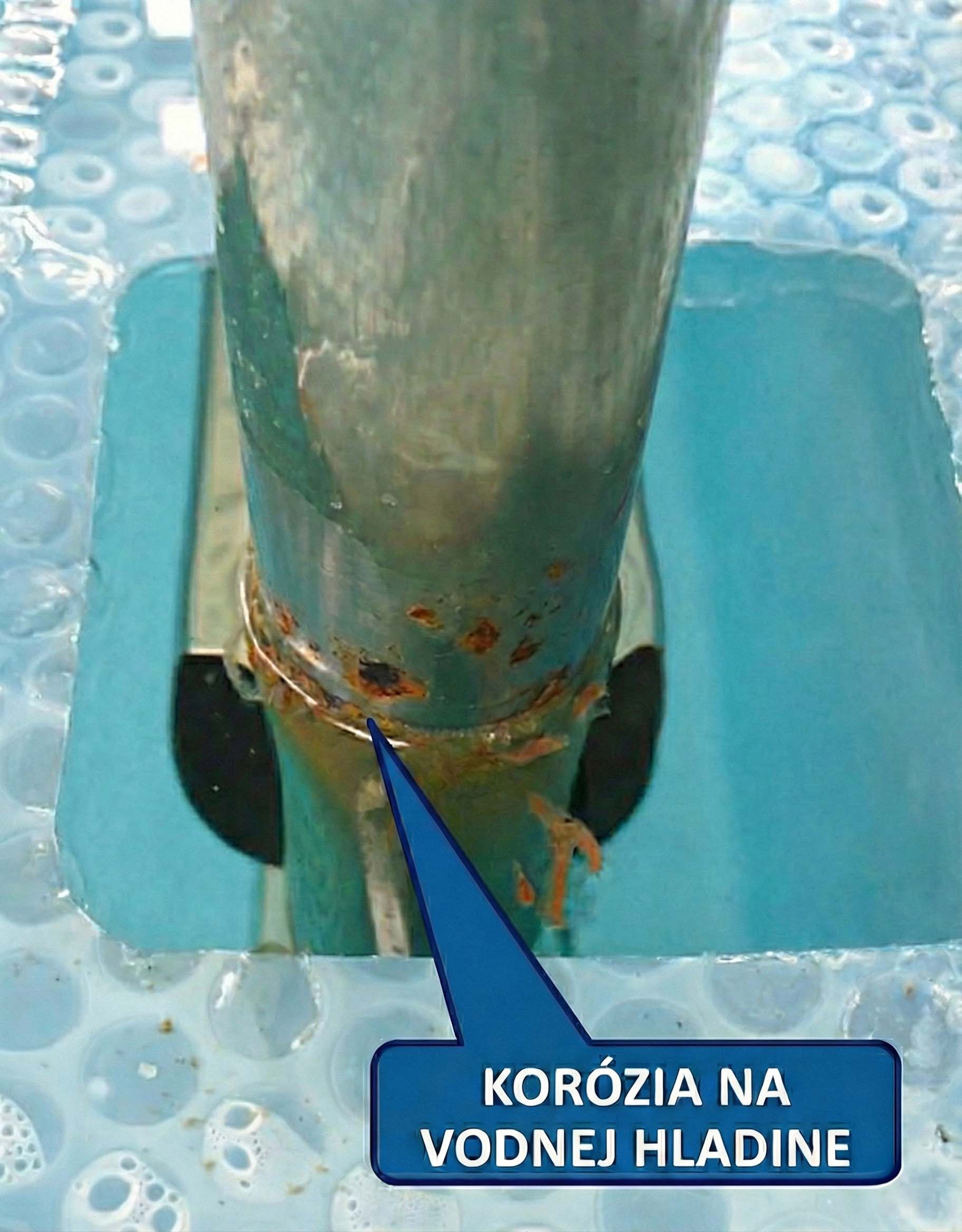 Korrosion an der Wasserlinie durch chemische Einwirkungen auf die Edelstahlkomponente