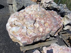 Solitérny kameň, hmotnosť 1470 kg, výška 110 cm - | T - TAKÁCS veľkoobchod