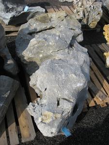 Solitérny kameň, hmotnosť 1230 kg, výška 170 cm - Zlatý ónyx solitérny kameň, váha 2270 kg | T - TAKÁCS veľkoobchod