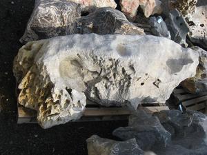 Solitérny kameň, hmotnosť 1600 kg, výška 200 cm - | T - TAKÁCS veľkoobchod