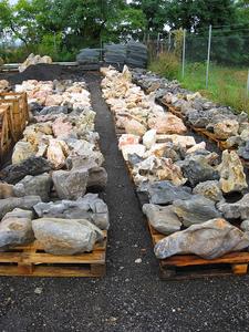 Solitérny kameň, monolity s hmotnosťou od 100 do 499 kg - Stripe Onyx Pamukkale leštená fontána | T - TAKÁCS veľkoobchod