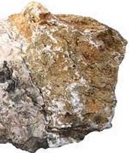 Zlatý ónyx solitérny kameň, váha 2270 kg - Amfibolit solitérny kameň | T - TAKÁCS veľkoobchod