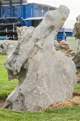 Solitérny kameň, hmotnosť 1020 kg, výška 160 cm