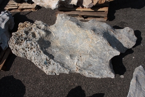 Solitérny kameň, hmotnosť 1310 kg, výška 210 cm - | T - TAKÁCS veľkoobchod