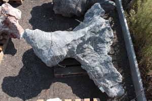 Solitérny kameň hmotnosť 1230 kg, výška 170 cm - Dolomitový solitérny kameň, hmotnosť 200 - 2000 kg | T - TAKÁCS veľkoobchod